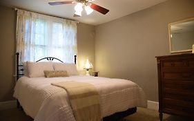 Cozy Home Near All Milwaukee Attractions